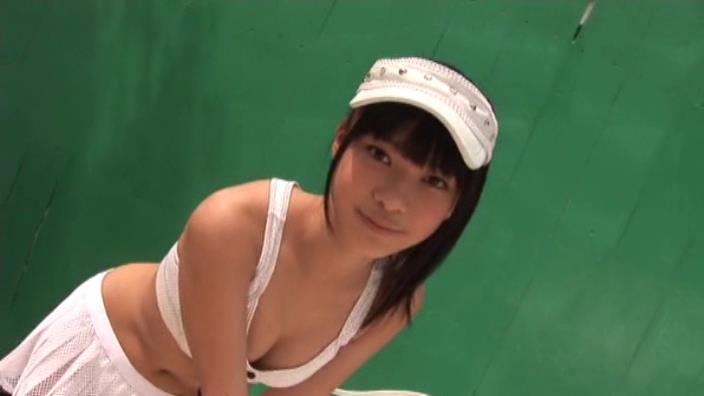 テニスウェアの上半身山中知恵