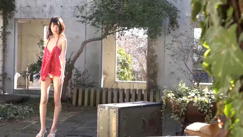 しほの涼の直立
